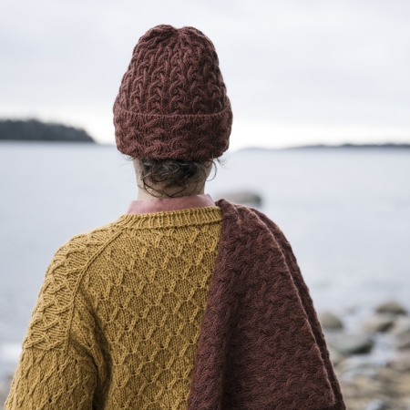 Entwined: cables, lace and knitted textures - immagine 8